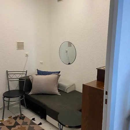 Jolie Pavillon *